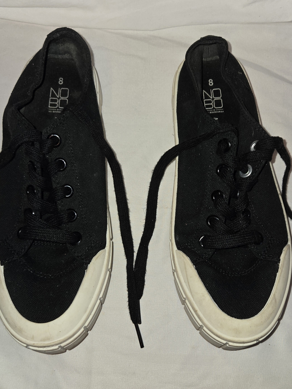 NOBO Women’s Black Canvas Low-Top Sneakers SZ 8